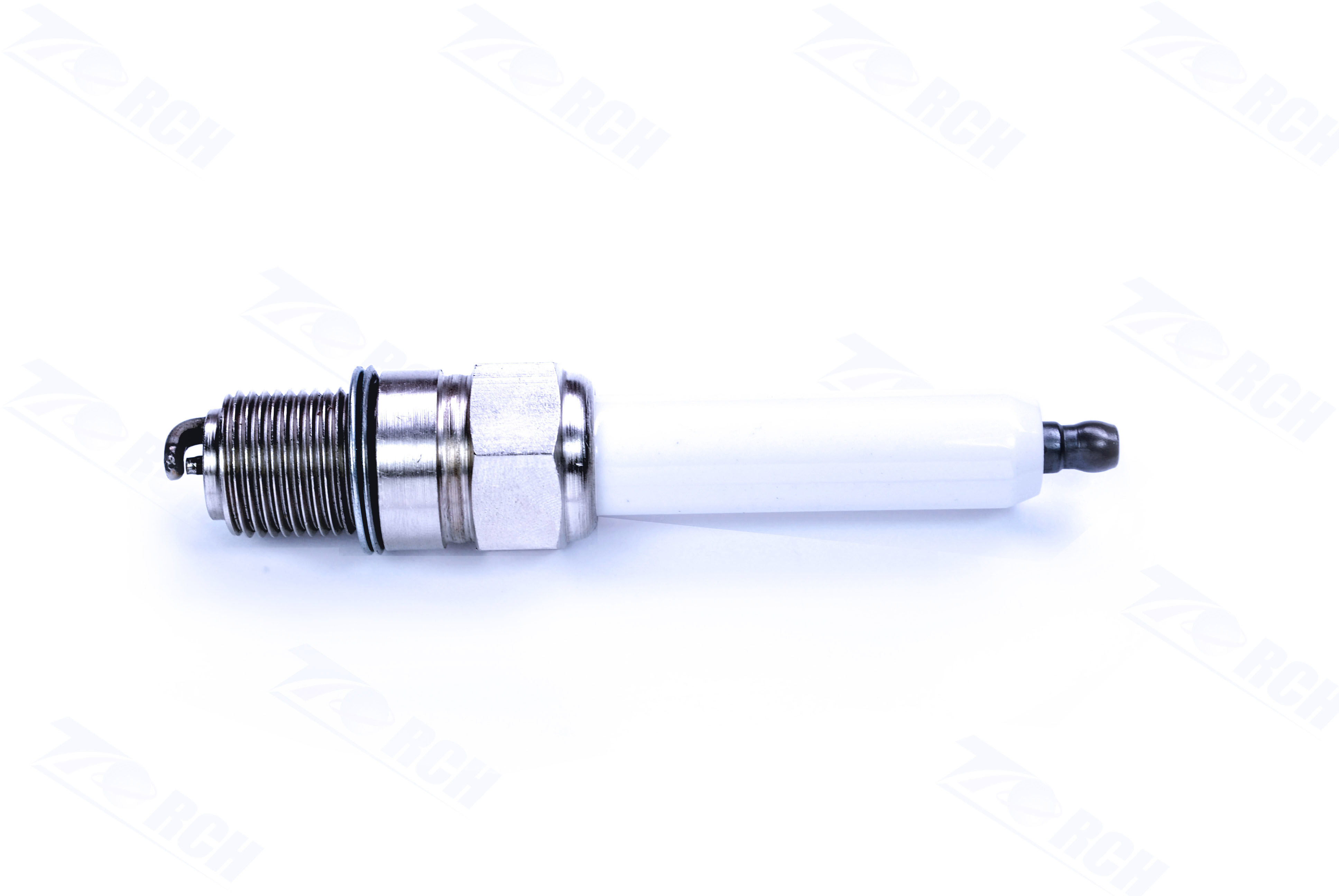 Ganti 2434291 Spark Plug Insulator R5B1277C Untuk GI31 GI35 / FB77WPCC
