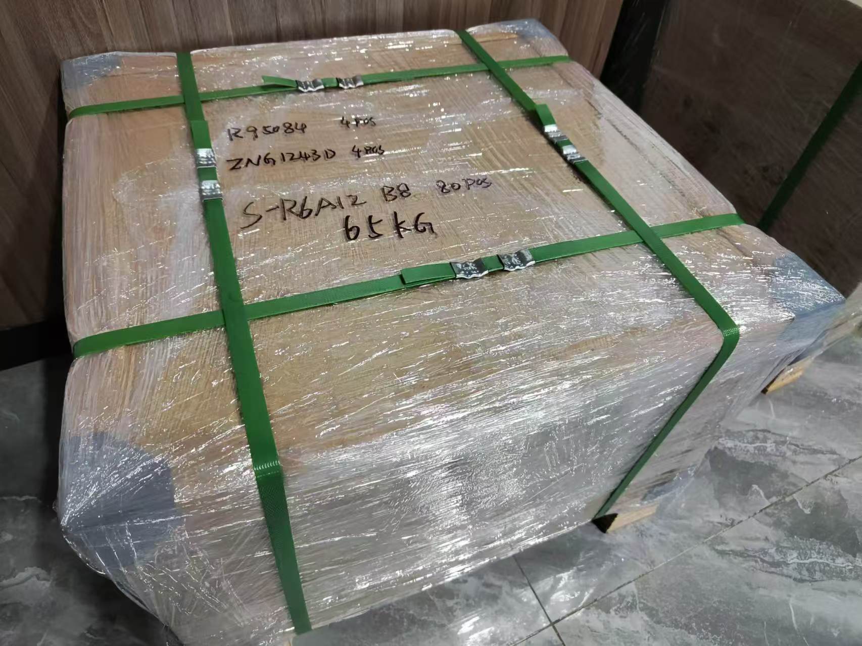 Export crate â wrapped & strapped